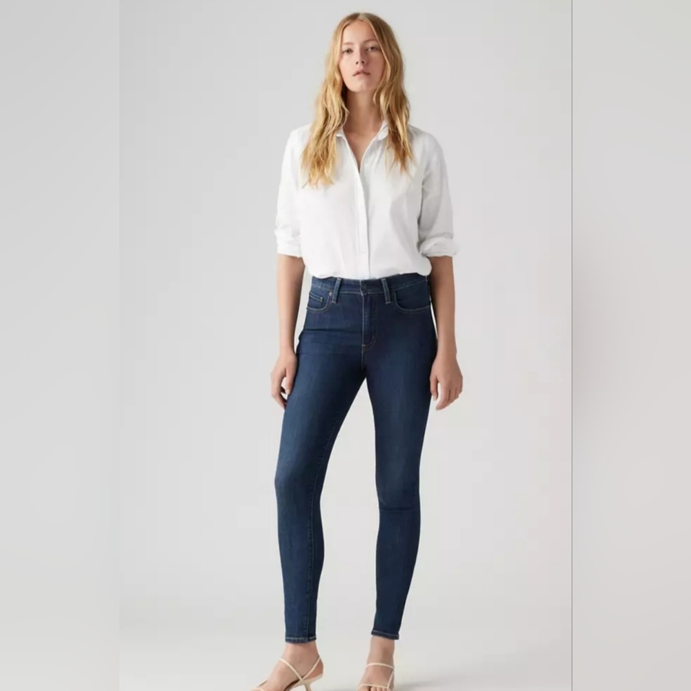 Levi's 721 Women's 24x30 High-Rise Skinny Jeans Blue Story Size 00 MED 24X30